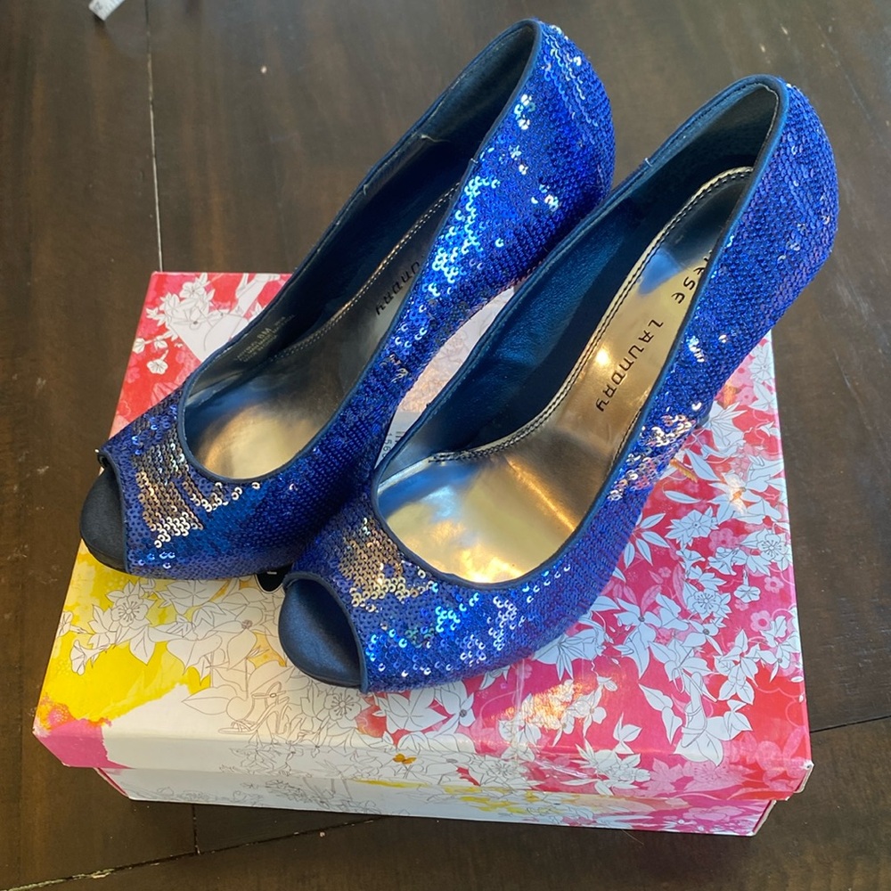 Chinese Laundry Blue/Silver Sequins size 8 Heels